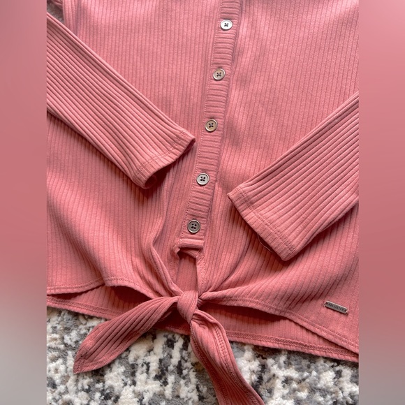Hollister Top - NWT - Picture 5 of 8